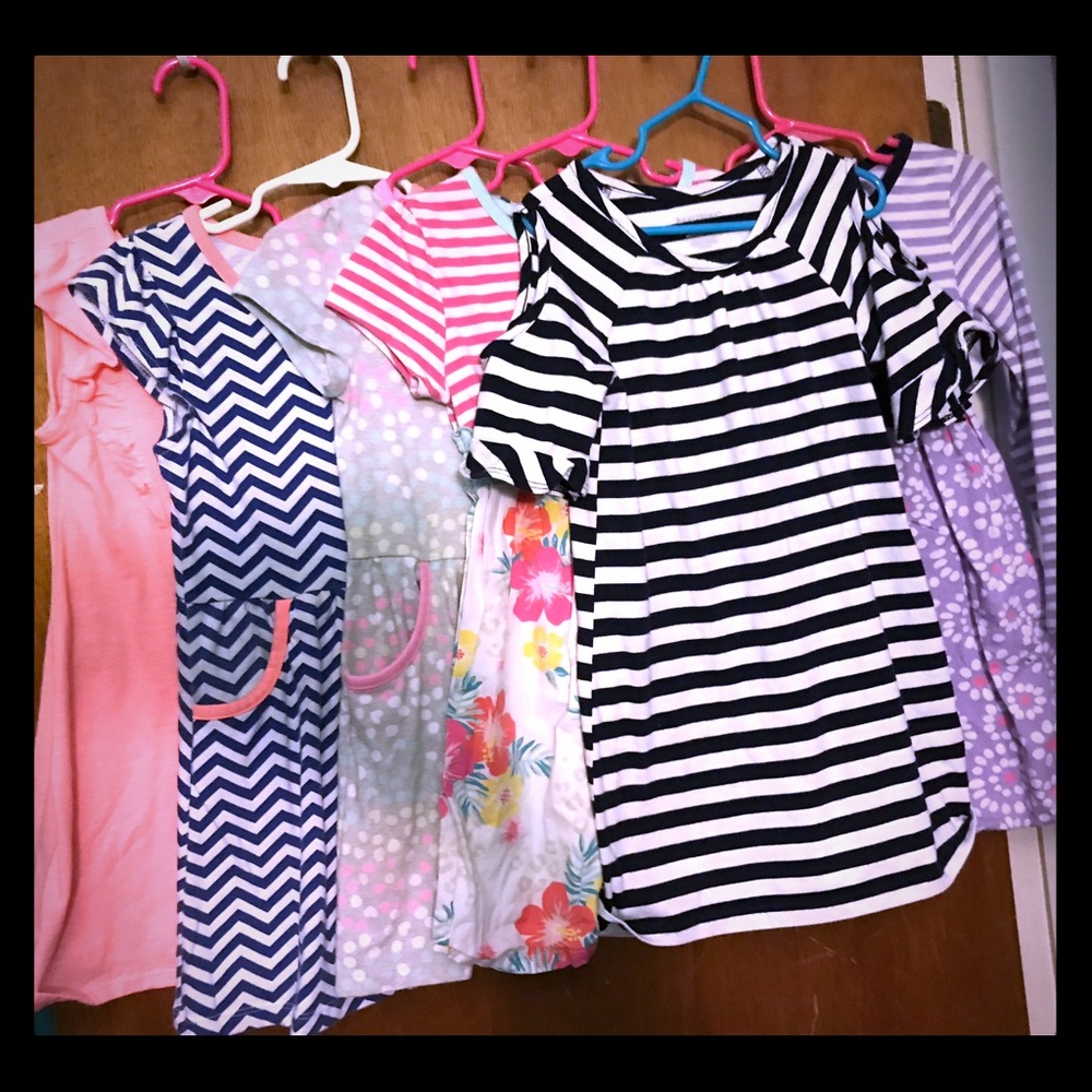 6 toddler play dresses. Size 5t. Good cond.